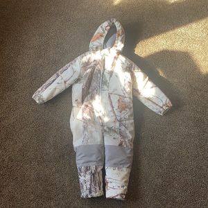 Boys 3t cabelas snow suit